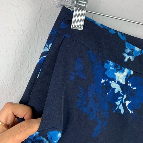 Susan Graver Petite Stretch Zip-Front Ankle Pants - Picture 4 of 7